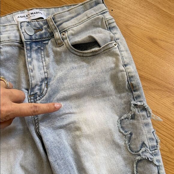 Stylish Light Blue Women's Jeans with Floral Accents Size 0 or 24 Flare Leg - Picture 2 of 6